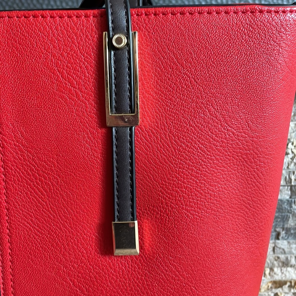 Red Purse - Picture 2 of 8